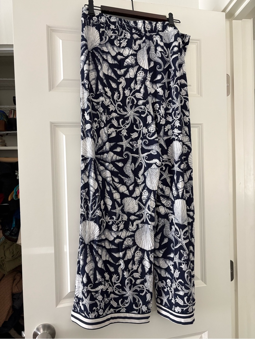 Modaluxe Anthropologie Navy shell design  Wide-Leg pajama Pants- medium - Picture 4 of 8
